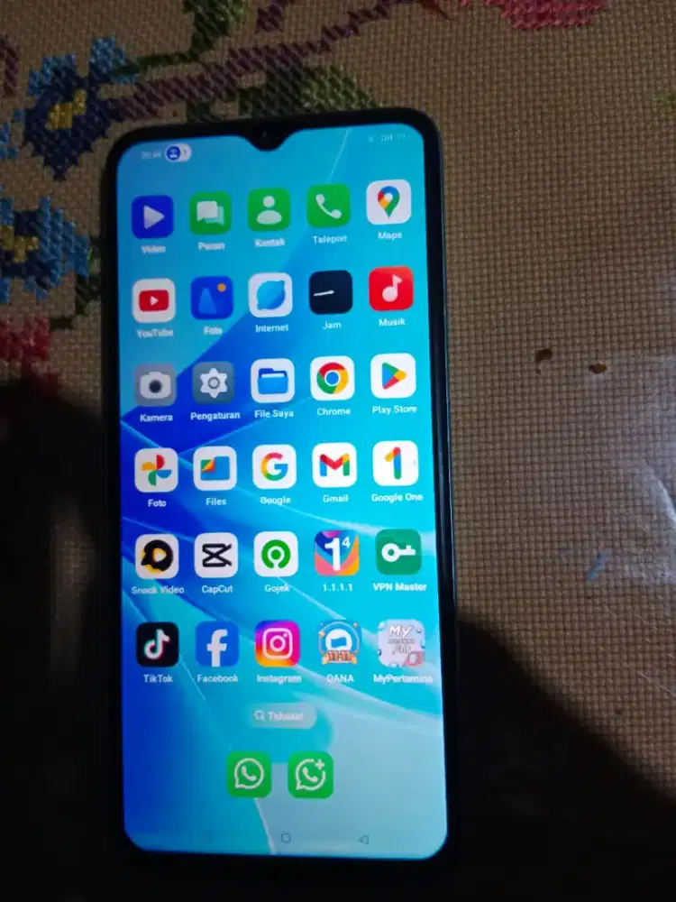Oppo a57 ram 4.no minus. Masih mulus n terawat pakean betino.