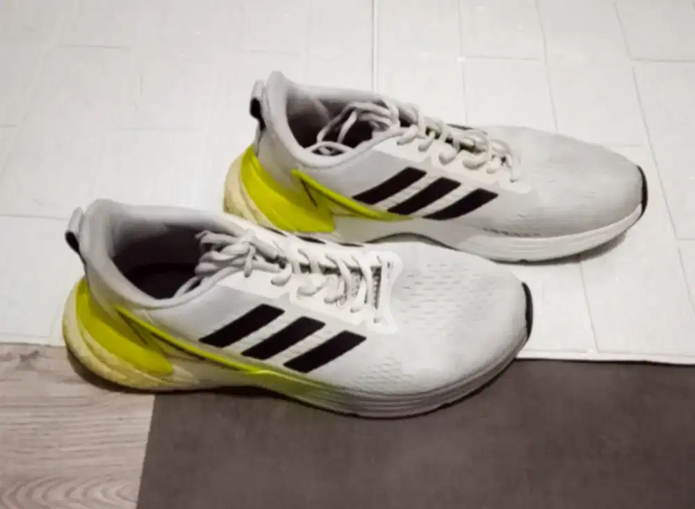 Sepatu Adidas Response Super Putih