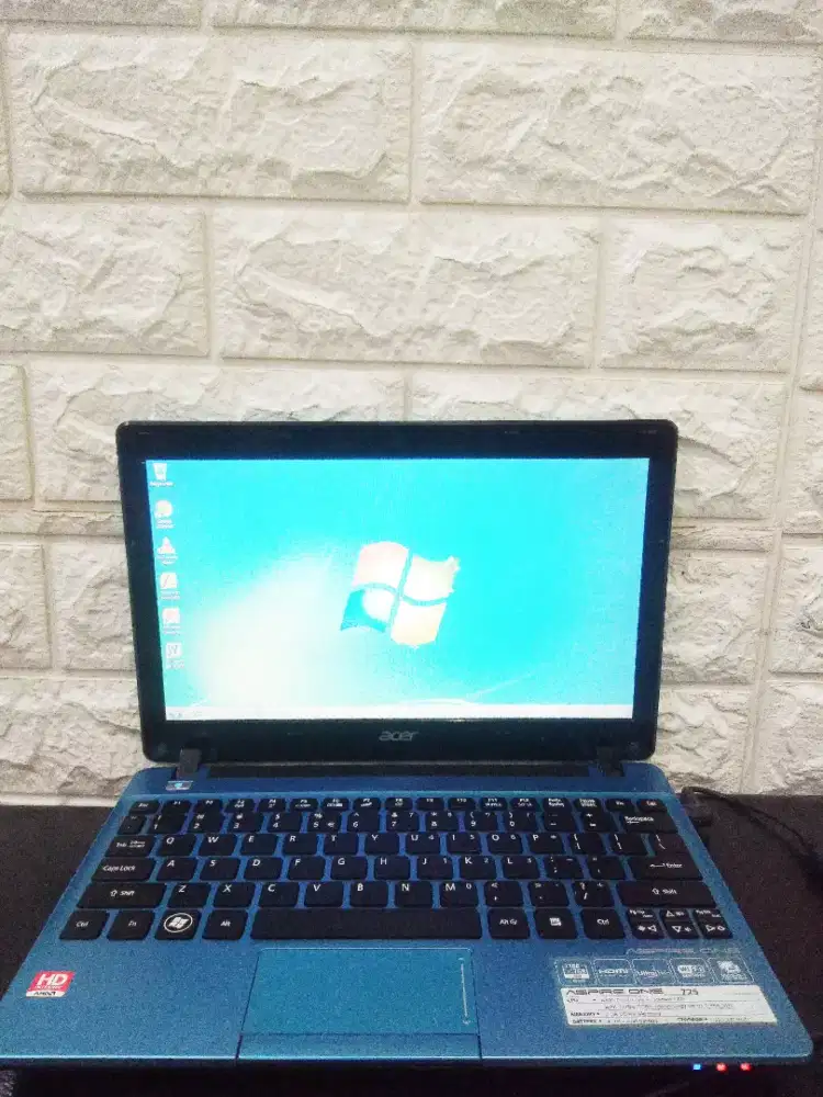Bu jual Acer Aspire One 725 Atom 2gb / 320gb