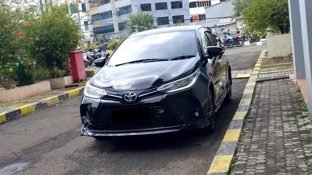 Km10rb toyota yaris gr sport 2023 hitam pajak panjang matic