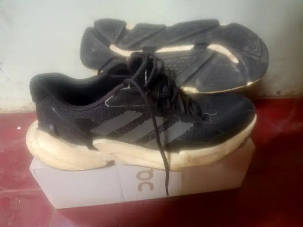 Sepatu pria adidas size 45,5