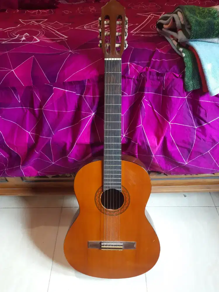 Gitar yamaha bekas
