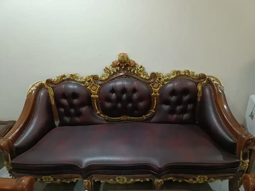 Bangku ukiran jati ukuran besar konds msh kyk baru , masih fresh