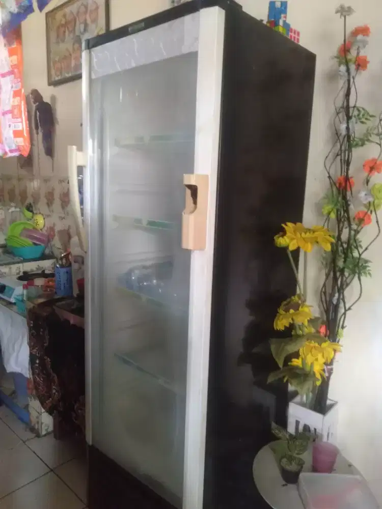 Kulkas pendingin 5 rAk merek sanke