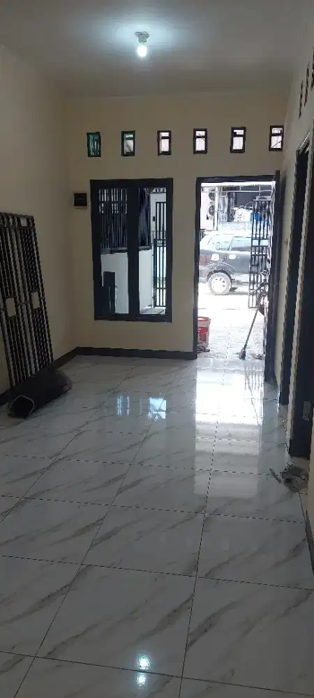 Di kontrakkan sebuah rumah di Poris Indah Cipondoh Blok E Jalan Pinus