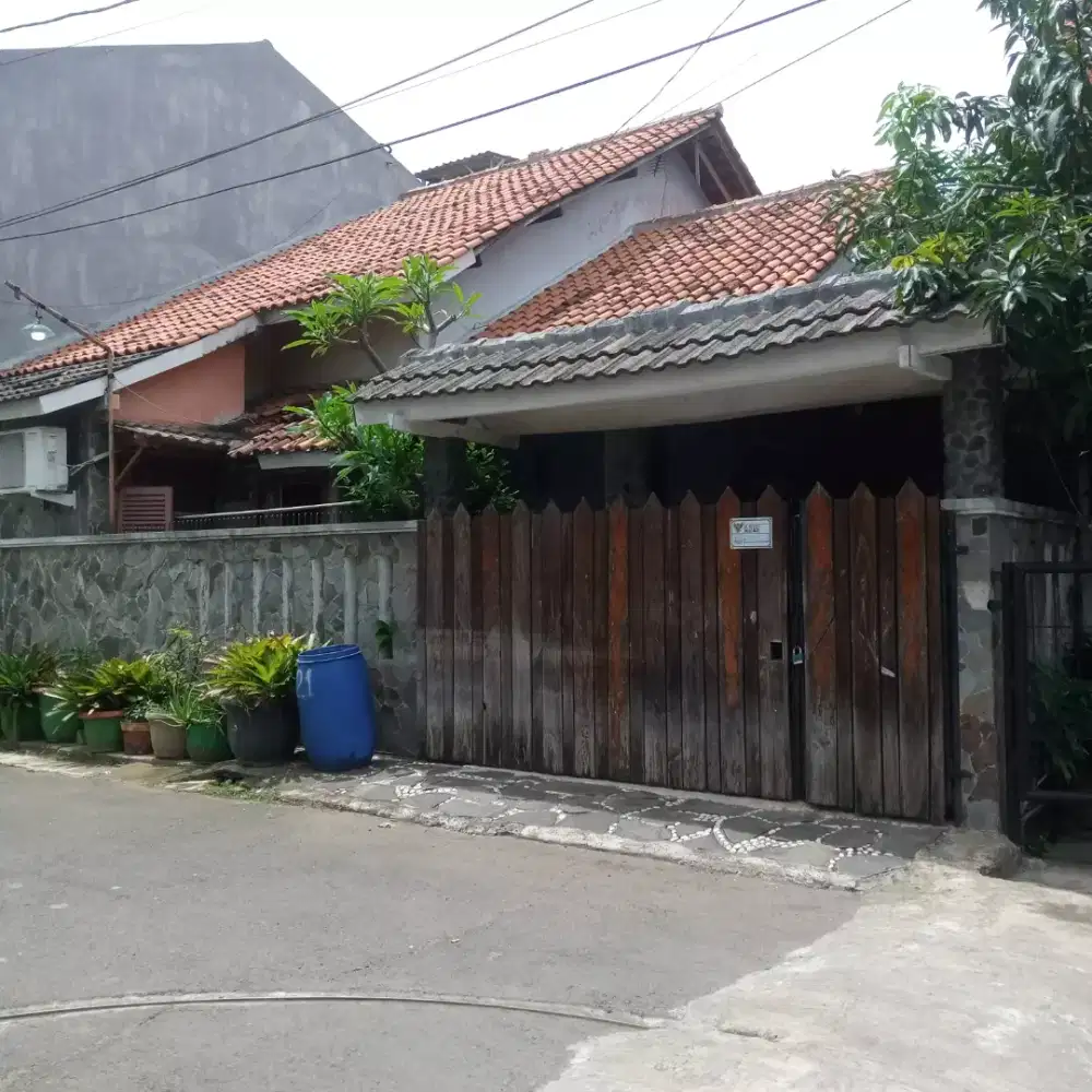 Murah Rumah Komplek pinggir jalan depan GOR perumahan pakujaya permai