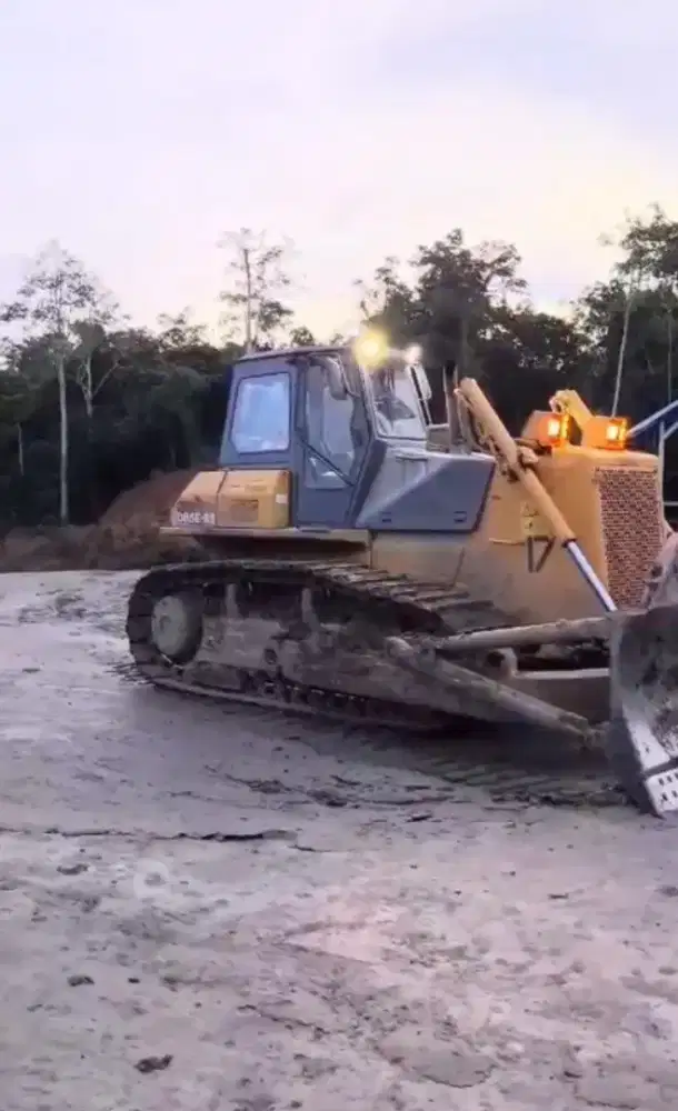 Dozer D85 2023
di Samarinda di Sebulu