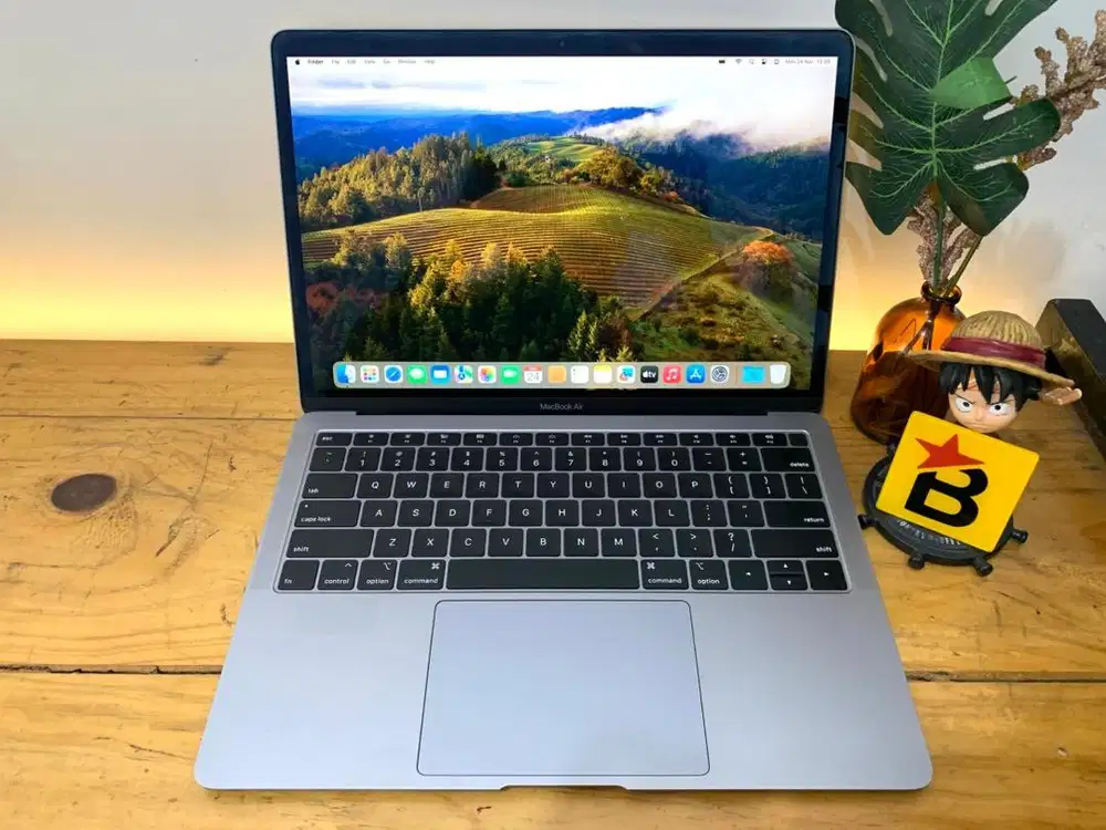 Macbook Air Retina 13 2019 Core i5 RAM 8/256 SSD Desain Slim Elegant