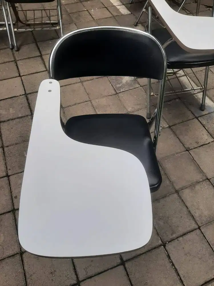 Kursi Kuliah Lipat dengan Meja Tulis