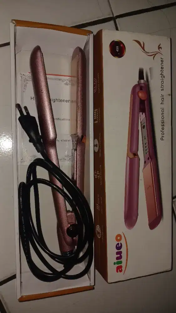 Catokan AIUEO hair straightener