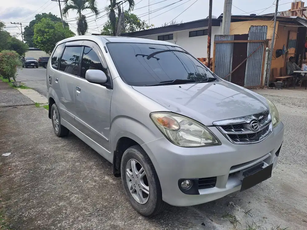 Daihatsu Xenia 2010 Bensin