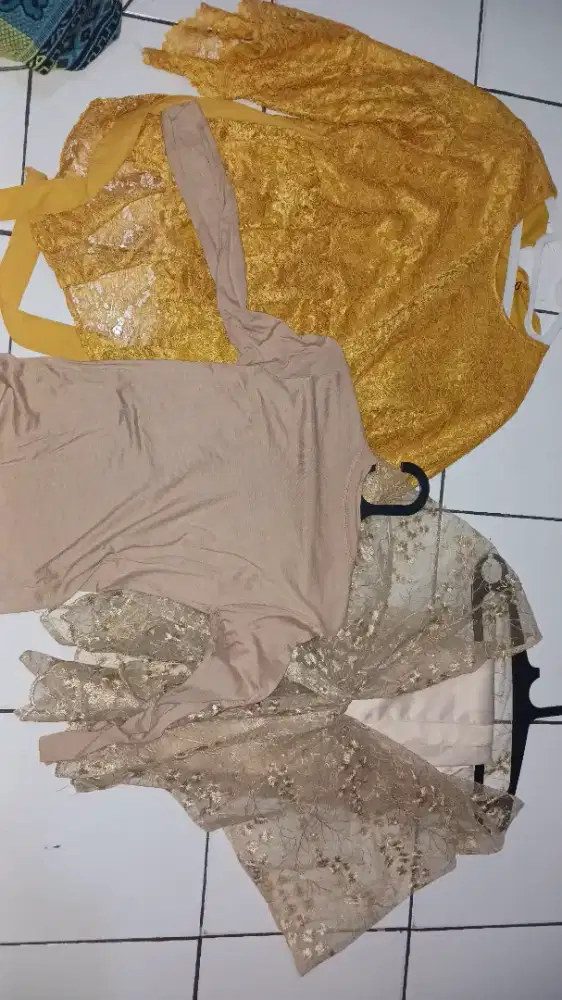 Kebaya lengan panjang dan pendek