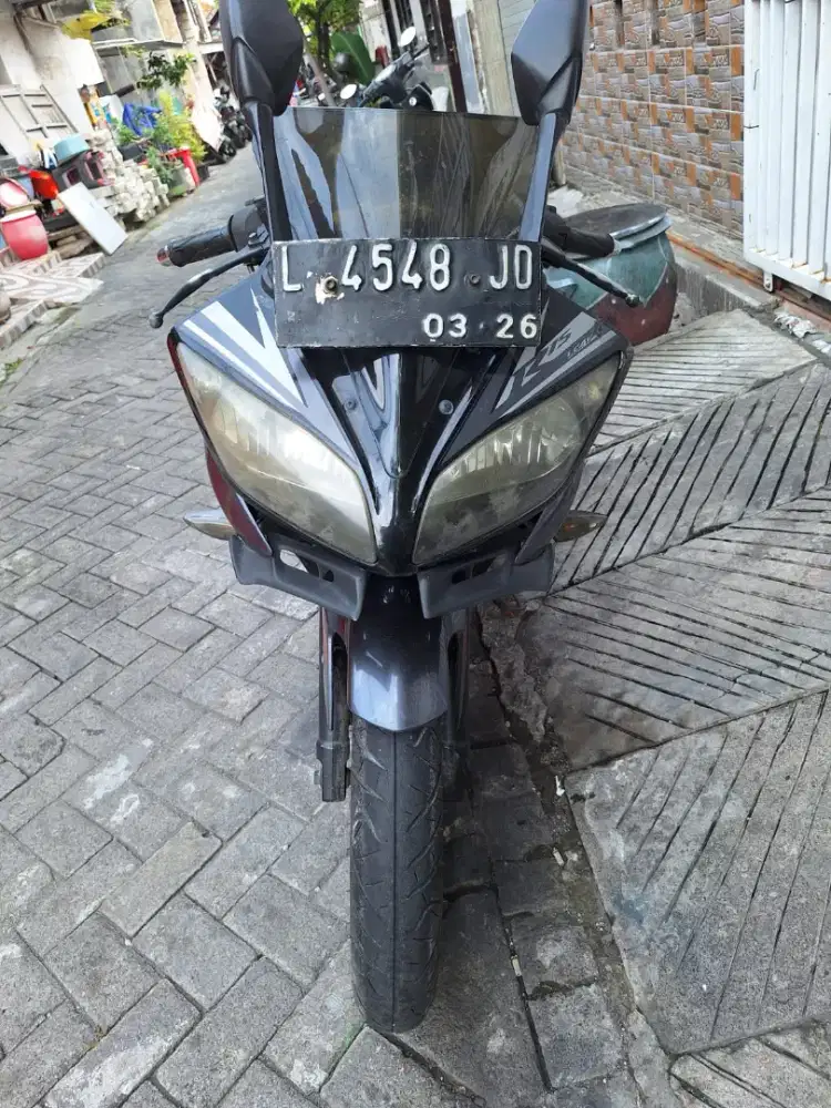 R 15 2014 kondisi sgt bagus siap pakai