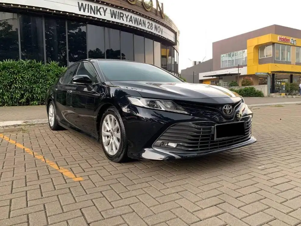 TOYOTA CAMRY 2.5 V 2021 AT HITAM KM 38RB