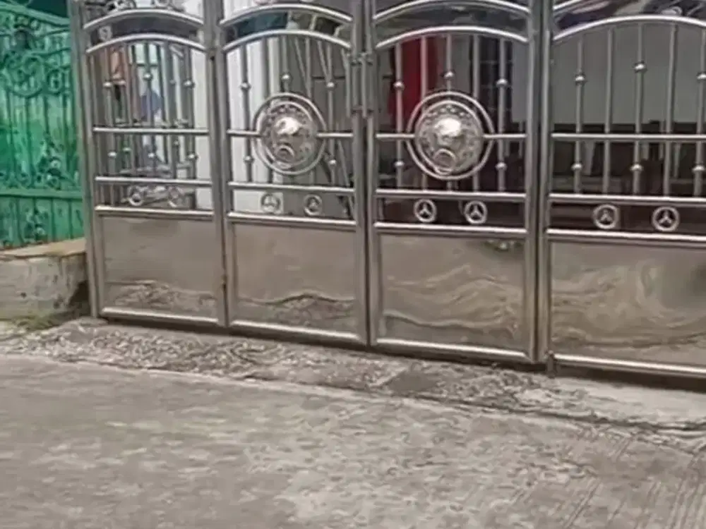 Rumah Dijual – Full Renovasi 1½ Lantai Perumahan Cibarusah Indah Harga: Rp 310.000.000 (nego)