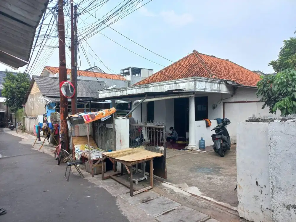 DIJUAL RUMAH STRATEGIS MURAH SIAP HUNI DEKAT RAGUNAN JAKARTA SELATAN