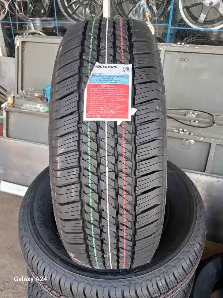 Bridgestone dueler ht684 265/60 R18 tahun 2025. Fortuner pajero