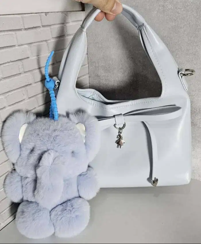 key chain bentuk gajah warna biru bag charm merk alphagoods