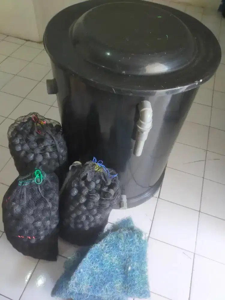 Jual 1 set filter ikan berikut tabung hitam,bola2 ada 3 bag sek 300 pc