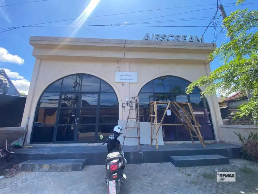 Shop In One Of The Most Strategic And High-Traffic Areas In Canggu For Rent In Berawa, Canggu