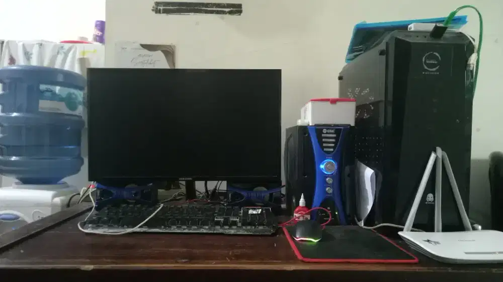 Jual komputer berserta monitor