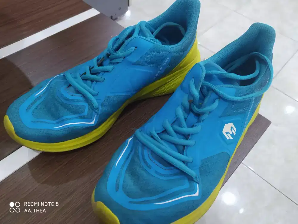 Sepatu Running Mills Treximo Omega