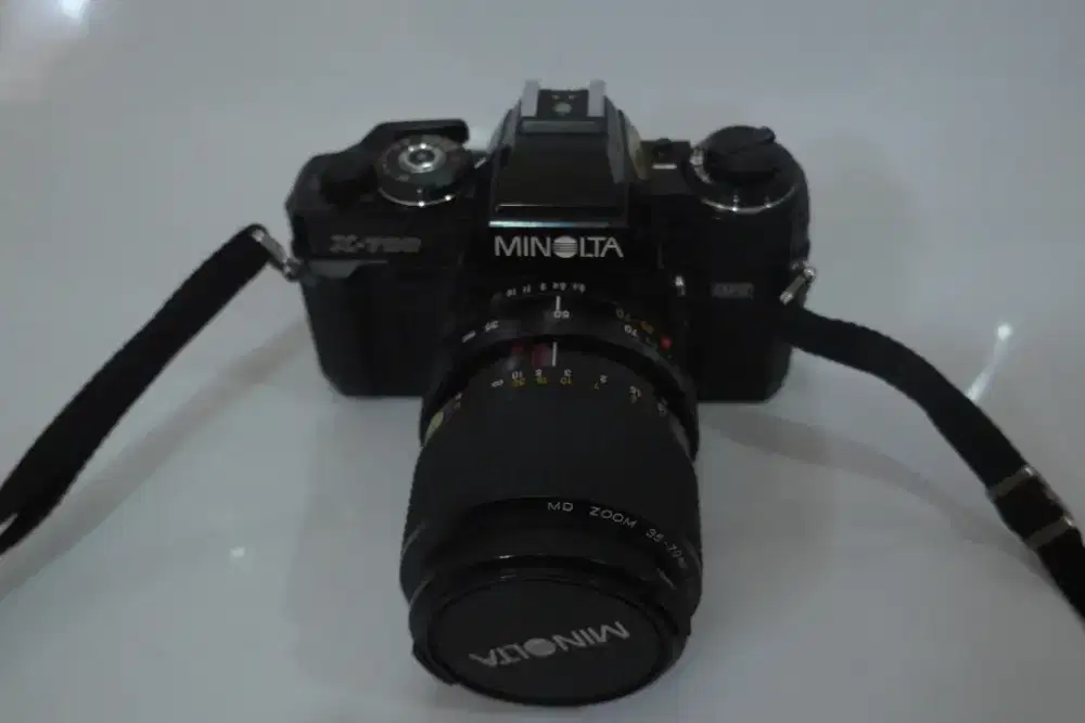 Kamera analog minolta dan lensa X700