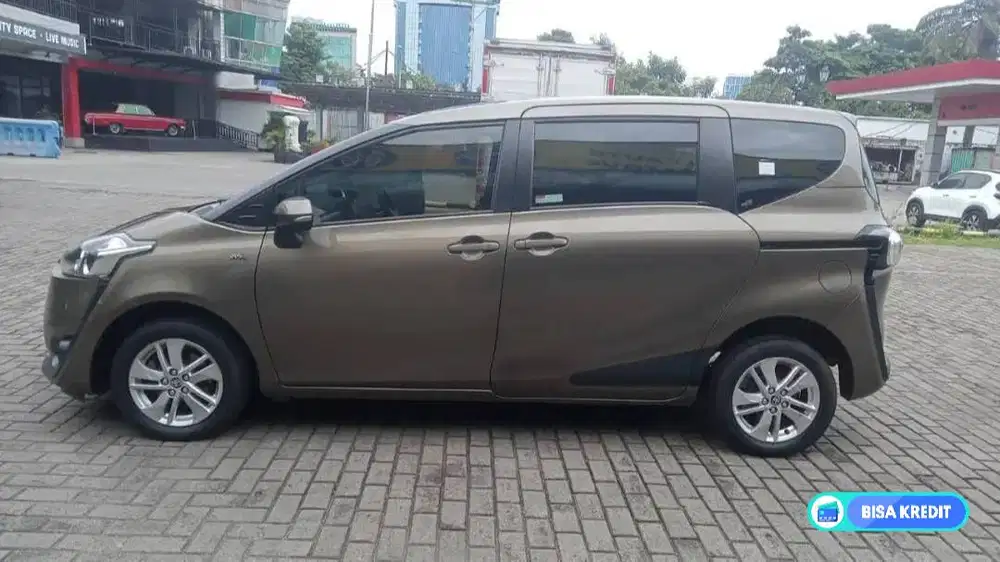 Dijual Toyota Sienta Coklat tahun 2016