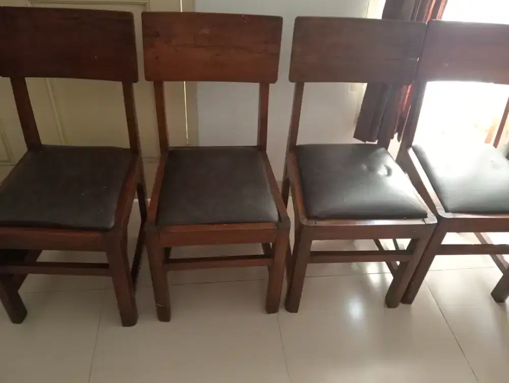 Di jual kursi jati