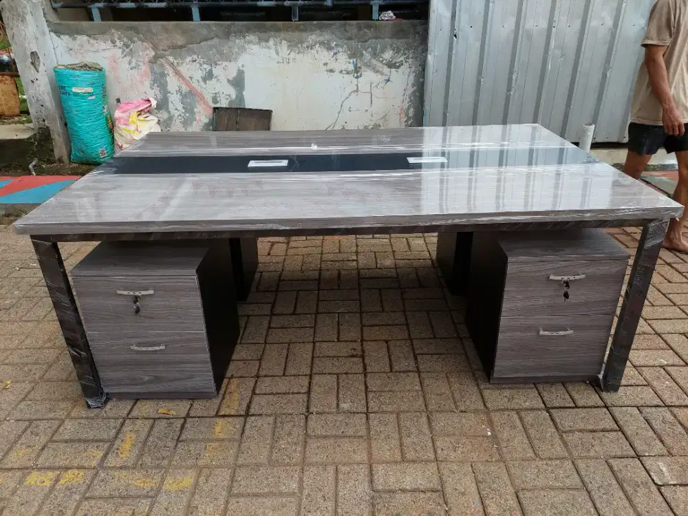 meja partisi kantor