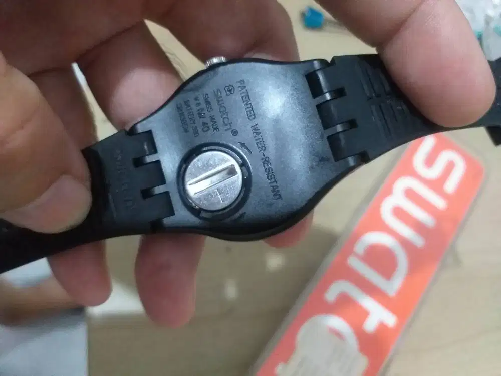 jam swatch  (ada tanggal dan bulan)