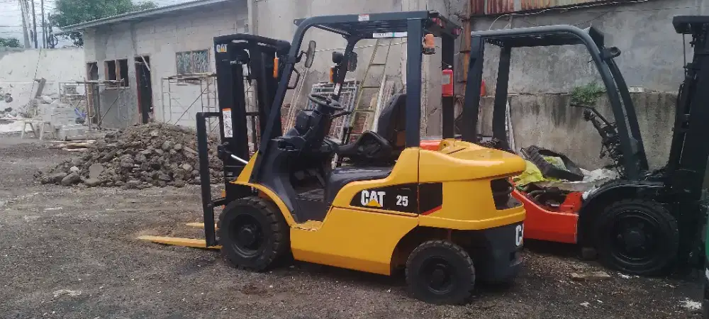 Forklift Caterpillar 2,5 Ton,Manual,Tiang 3 Meter,Mesin S4S,Tahun 2018