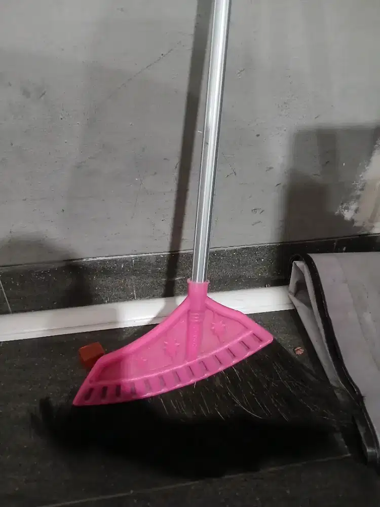 Sapu warna Pink - HSC 2025