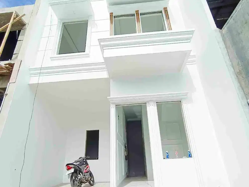Rumah Putih 2 Lantai dkt Mabes TNI