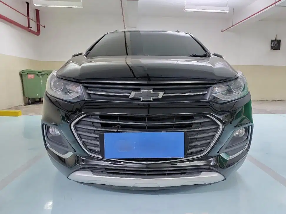 DP Rendah  8JT - Chevrolet Trax 1.4 Premier Bensin-AT 2018 Hitam