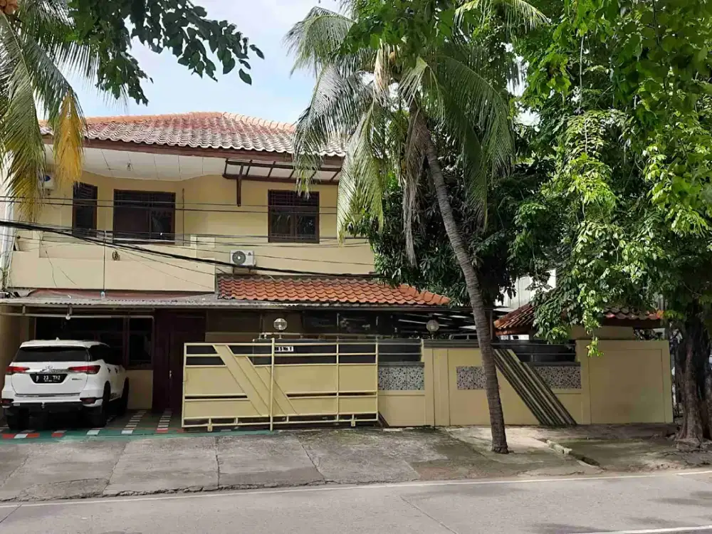 RUMAH HUK 2 LANTAI DAN STRATEGIS BEKAS SEKOLAH TK KAK SETO DI PERUMAHAN SUNTER KARYA, JAKARTA UTARA