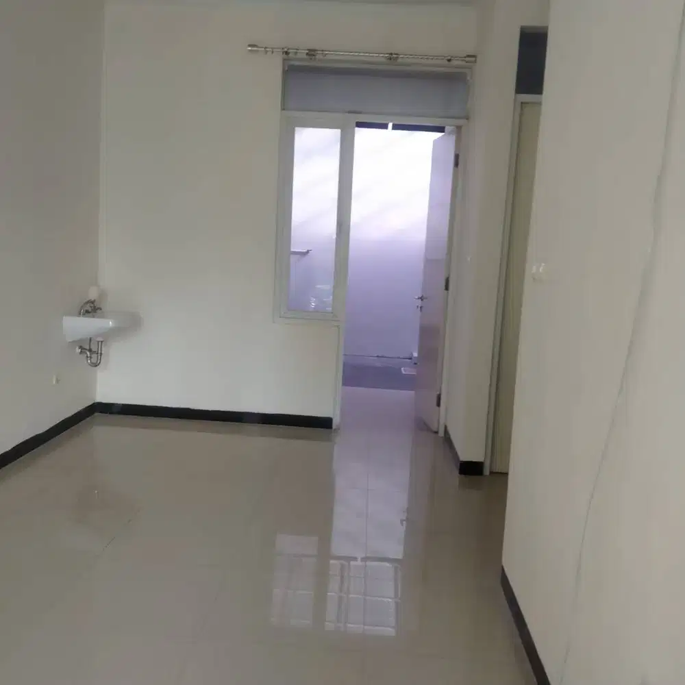 Disewakan Rumah Siap Huni di Taman Kopo Indah 5