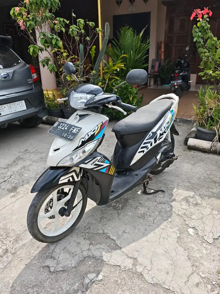 Yu gass .. yamaha mio j 2013 hitam