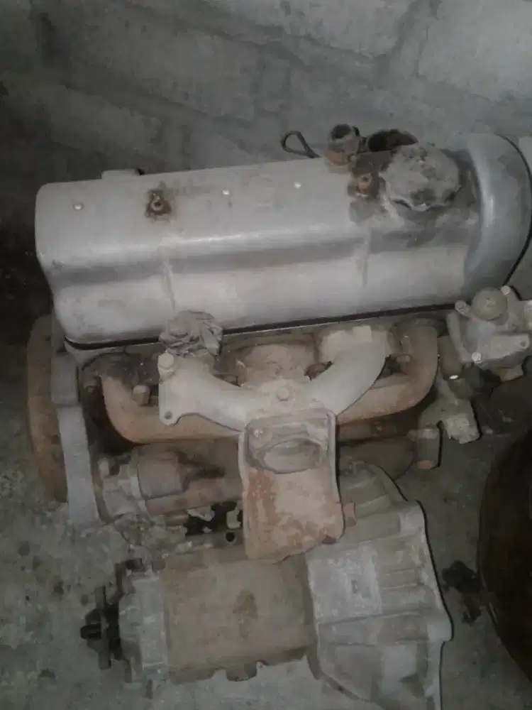 Mesin Mercedes Benz 200 1974 + Gearbox + Karbu + komplet minus Dinamo