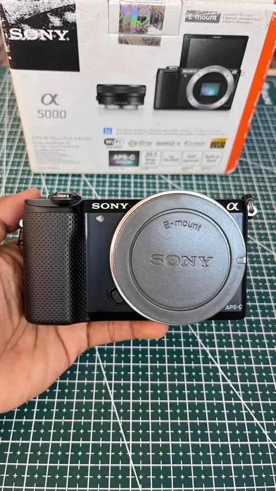 Sony a5000 body only with box