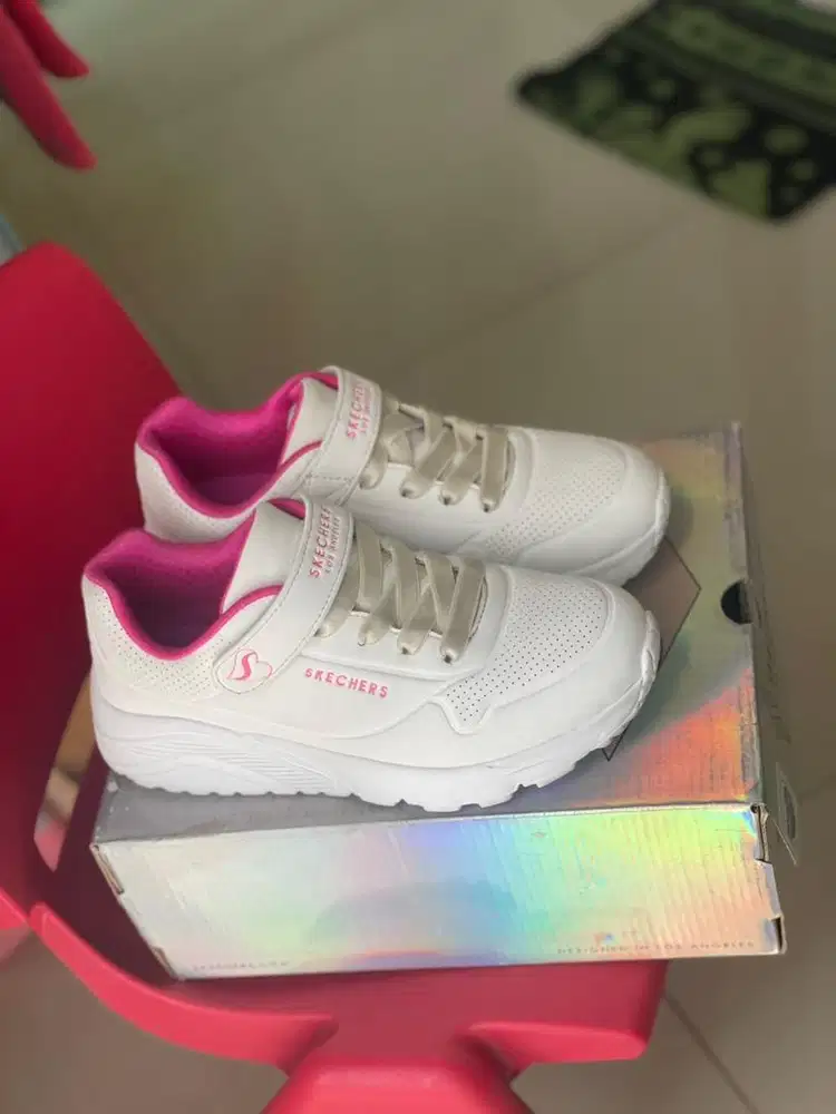 SEPATU SKECEHERS ANAK