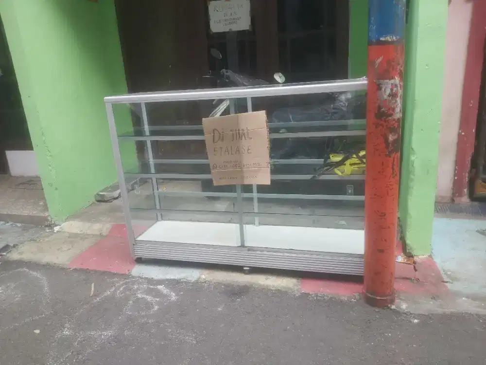 Di Jual BU Etalase Besar Second