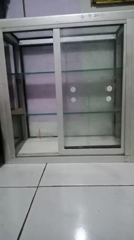 Jual etalase rokok bekas