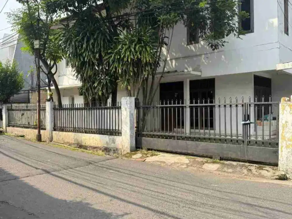 Rumah Lama Siap Huni Di Cilandak Barat Jaksel