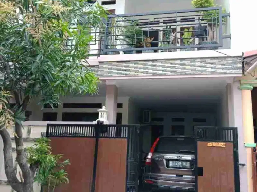 Dijual rumah 2 lantai di Taman Harapan Baru