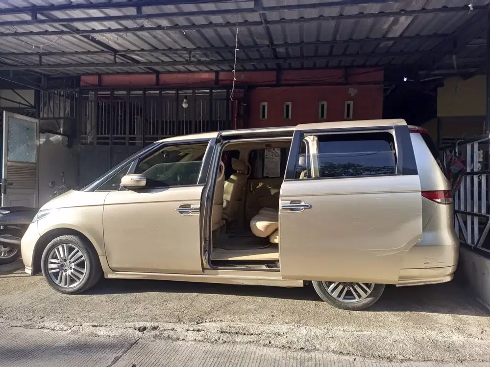 Honda Elysion 2004 Bensin