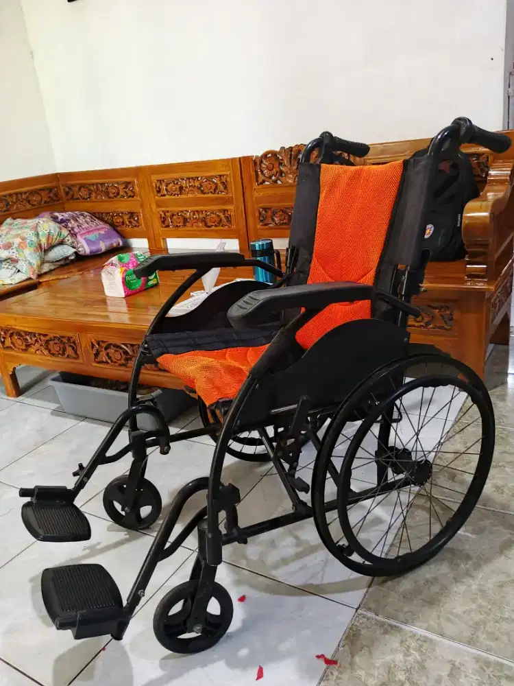 Kursi roda avico apollo