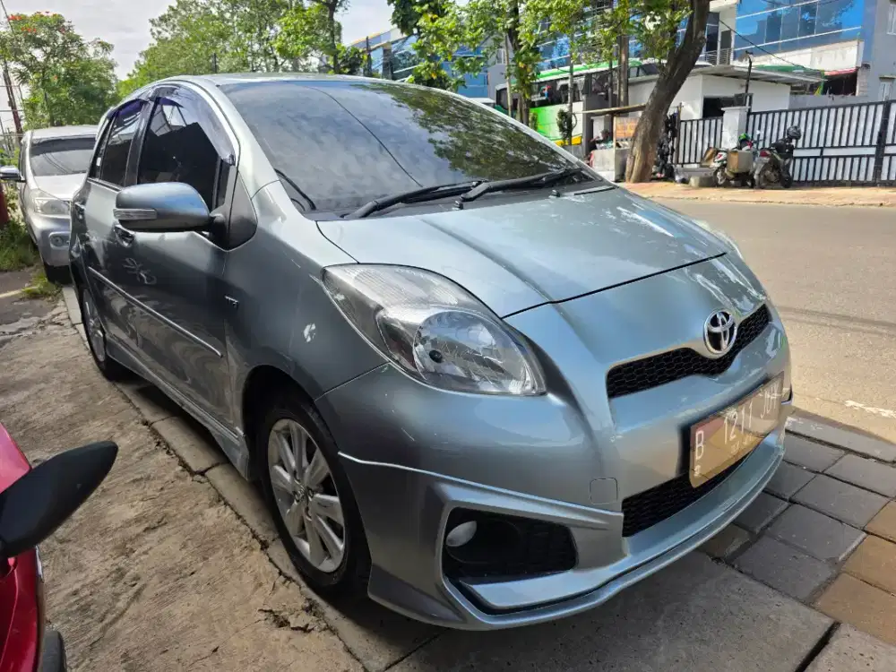YARIS S TRD MANUAL 2012