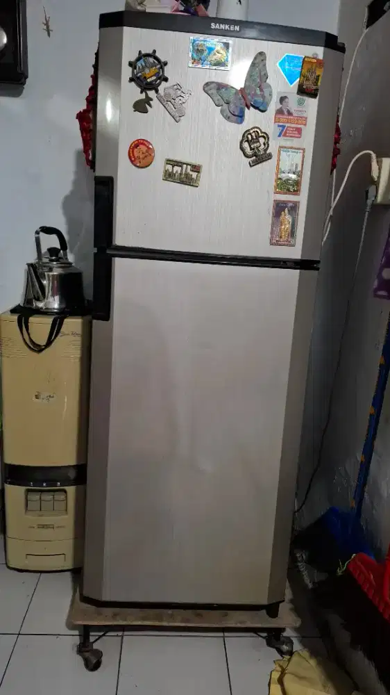 Kulkas sanken 2 pintu