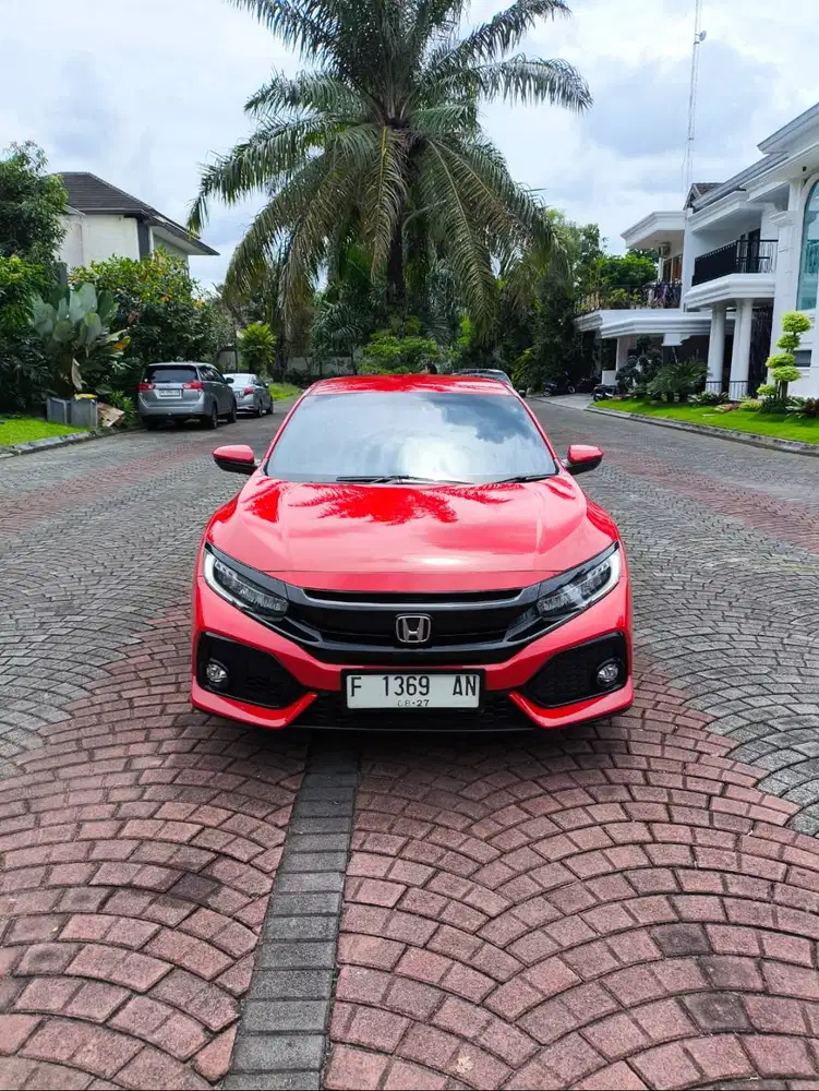 Civic Turbo Hatchback 2017 kondisi istimewa siap pakai